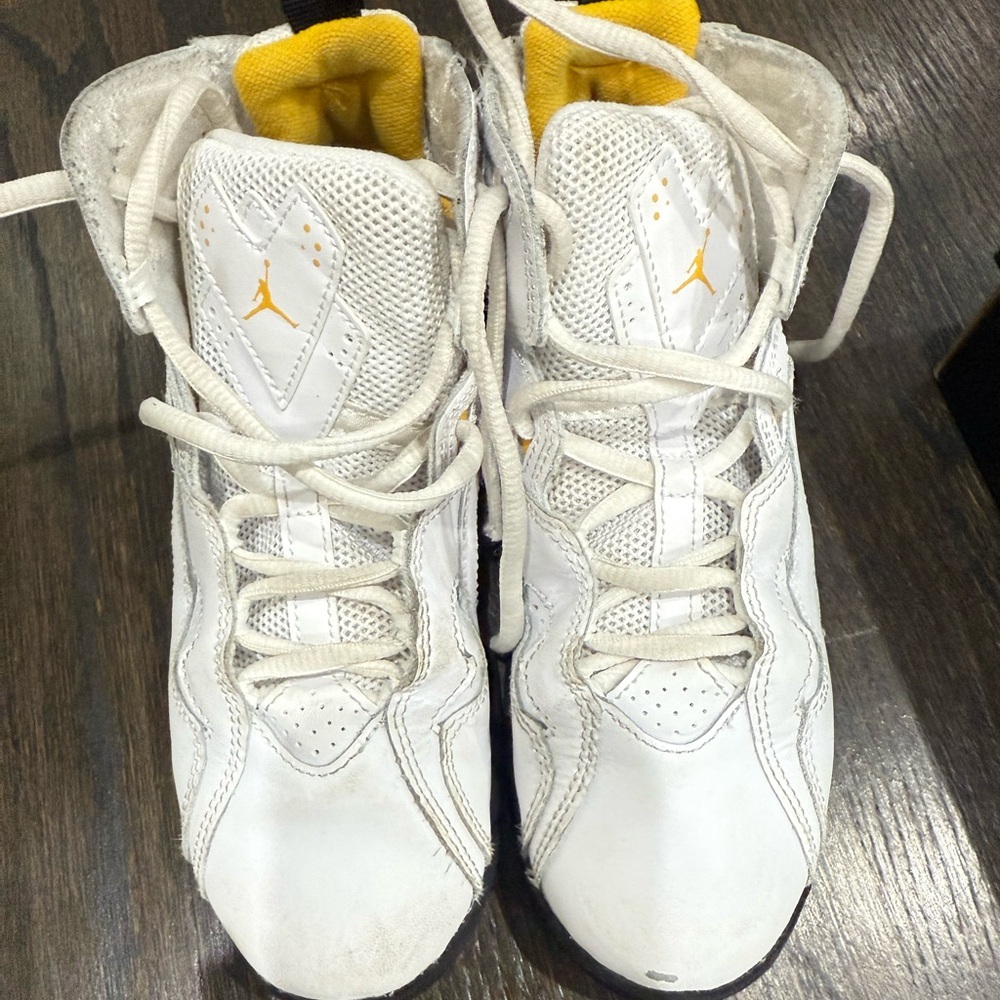 Boys Air Jordan True Flight Size 2
